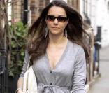 Kate Middleton, qui épousera le prince William le 29 avril 2011, a progressivement affiné, au propre comme au figuré, sa silhouette au cours des années. Le 27 mars 2007 à Londres. 