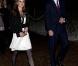 Kate Middleton, qui épousera le prince William le 29 avril 2011, a  progressivement affiné, au propre comme au figuré, sa silhouette au  cours des années. Décembre 2010, première apparition officielle après les fiançailles. 