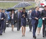 Kate Middleton a  progressivement affiné, au propre comme au figuré, sa silhouette au  cours des années. Le 11 avril 2011, elle a marqué les esprits, très élancée, lors de sa dernière sortie avant le mariage, dans le Lancashire. 