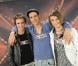 X Factor : Le groupe Omega, avec son style punchy bien particulier et son frontman limite emo, a convaincu Henry Padovani dans la maison des juges. 