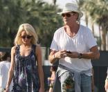 David Hasselhoff et sa nouvelle girlfriend Hayley au festival de Coachella, en Californie, le samedi 16 avril.