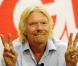 Richard Branson est votre hôtesse de l'air pour 5 000 euros !