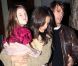 Fatiguée et énervée, Suri Cruise fait ses plus belles grimaces aux photographes. Il faut dire qu'à presque cinq ans, elle vient de passer la soirée au théâtre et au restaurant. New York, 12 avril 2011