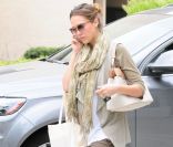 Jessica Alba arrive à son bureau à Los Angeles le 19 avril 2011
