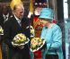 La reine Elizabeth II s'est rendue à l'abbaye de Westminster en compagnie de son époux le duc d'Edimbourg pour son 85e anniversaire, qui coïncidait en 2011 avec le jeudi saint.