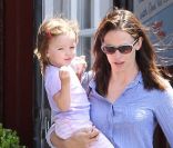 Jennifer Garner en tête-à-tête avec sa petite Seraphina à Los Angeles le 23 avril 2011