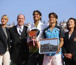 Le 17 avril 2011, Rafael Nadal soulevait la coupe remise par le prince Albert et Charlene Wittstock pour la 7e année consécutive au Masters de Monte-Carlo ! 