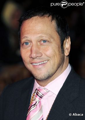 Rob Schneider pose lors d'une première à Londres en décembre 2008 