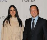 Rob Schneider et sa compagne Patricia Azarcoya Arce lors d'une soirée à New-York en décembre 2010 