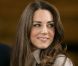 A chacune de ses apparitions, Kate Middleton affiche une mine radieuse. Son astuce beauté : mettre en valeur ses beaux yeux verts avec du crayon noir. Londres, 8 mars 2011