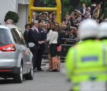Kate Middleton a fait son arrivée au Goring Hotel dans la ferveur populaire, jeudi 28 avril 2011 au soir, pour sa dernière nuit avant le mariage.