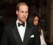Le Prince William aux côtés du Prince Charles, et de Catherine, Duchesse de Cambridge en tenue de soirée pour terminer une journée féérique.