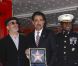 Joe Mantegna, en compagnie de David Mamet et le General Willie Williams, reçoit son étoile sur le Walk of Fame à Hollywood, le 29 avril 2011.