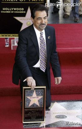 Joe Mantegna a reçu son étoile sur le Walk of Fame à Hollywood, le 29 avril 2011.