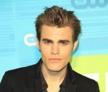 Paul Wesley pose lors d'une soirée à New York en mai 2010 