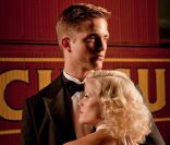 Robert Pattinson et Reese Witherspoon dans des images de  De l'eau pour les éléphants , en salles le 4 mai 2011.