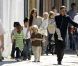 Angelina Jolie, Brad Pitt et leurs six enfants : Maddox, Pax, Zahara, Shiloh, Vivienne et Knox, à la Nouvelle Orléans le 20 mars 2011 