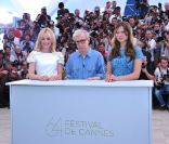 Rachel McAdams, Woody Allen et Léa Seydoux lors du photocall de Minuit à Paris le 11 mai 2011 au festival de Cannes