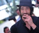 Adrien Brody lors du photocall de Minuit à Paris le 11 mai 2011 au festival de Cannes