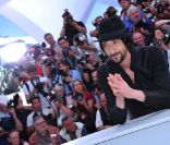 Adrien Brody lors du photocall de Minuit à Paris le 11 mai 2011 au festival de Cannes
