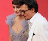 Pénelope Cruz et Johnny Depp, magnifique couple... de cinéma ! Le 14 mai 2011, pour la montée des marches du 4e volet de Pirates des Caraïbes. 