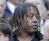 Le handballeur Jackson Richardson assiste au match de Coupe de France opposant le Paris  Saint-Germain à Lille, au Stade de France, samedi 14 mai 2011.