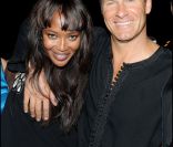 <span style=font-family: Century Gothic;><span style=font-size: 11pt;><b>Naomi Campbell</b> et son compagnon, le milliardaire Russe Vladislas Doronin au VIP ROOM le 14 mai 2011<br /></span></span>
