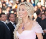 sur le tapis rouge, avant la projection de The Beaver, lors du Festival de Cannes, le 17 mai 2011