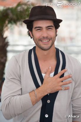 Tahar Rahim lors du photocall du film Les Hommes libres le 19 mai 2011 à Cannes