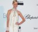 Karolina Kurkova est sublime dans sa robe Chanel pour la soirée de l'amfAR organisée à l'Eden Roc le 19 mai 2011