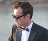 Jude Law le 19 mai 2011 sur la plge du Majestic 64 à Cannes
