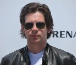 Benjamin Biolay sur la plage du Majestic 64 à Cannes le 20 mai 2011