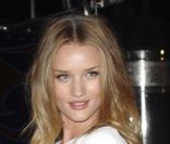 Rosie Huntington-Whiteley le 12 mai 2011 à Los Angeles 