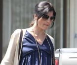 Selma Blair dans les rues de Los Angeles, attend son accouchement avec impatience ! Le 1er juin 2011