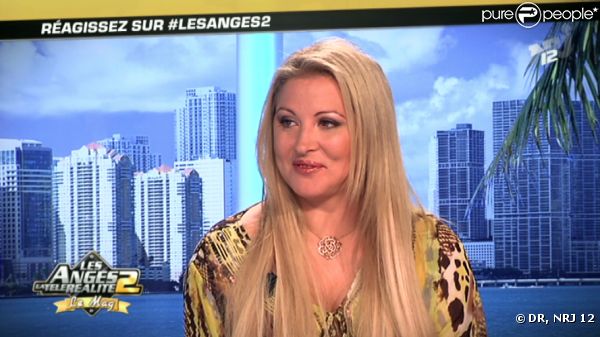 Loana, sur le plateau de l'émission des  Anges de la Télé-Réalité - Le Mag  le 1er juin 2011.