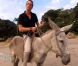 Stéphane Rotenberg à dos d'âne dans Pékin Express : la route des grands fauves sur M6 le mercredi 8 juin 2011