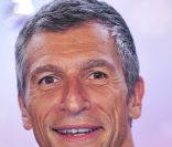 Nagui cartonne avec Tout le monde veut prendre sa place et fait un flop avec Chéri(e), fais les valises d\'après le qualimat de Télé 7 jours du lundi 13 juin 2011.