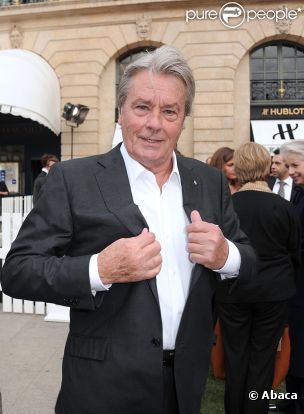 Alain Delon lors de l'inauguration de la boutique Hublot située Place Vendôme à Paris le 14 juin 2011