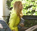 Blake Lively enveloppée dans une robe jaune à Los Angeles a offert un festival de tenues