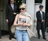Kylie Minogue quitte Paris