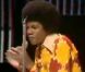 Michael Jackson et ses frères reprennent le titre Rockin' Robin sur le plateau de l'émission britannique Top of the Pops , en 1972.