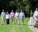 Le grand-duc Henri de Luxembourg et toute sa famille prenaient la pose, sympathique habitude estivale, dans les jardins du château de Colmar-Berg, le 27 juin 2011.