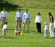Partie de foot avec toutou dans les jardins du château de Colmar-Berg. Le grand-duc Henri de Luxembourg et toute sa famille prenaient la pose, sympathique habitude estivale, le 27 juin 2011.