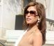 Eva Mendes distribue des baisers