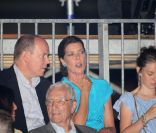 Albert de Monaco et sa soeur Caroline de Hanovre assistent au concert exceptionnel de Jean-Michel Jarre donné à l\'occasion du mariage du Prince avec Charlene Wittstock, le 1er juillet 2011