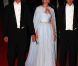Avec ses airs de grande-prêtresse ou de vamp' virginale, Charlotte Casiraghi a fait sensation, entourée de ses frères Pierre et Andrea Casiraghi.
Dans la nuée des royaux, les enfants de la princesse Caroline de Hanovre ont ébloui, lors du dîner donné sur la terrasse du Casino de Monte-Carlo en bouquet final au mariage du prince Albert et de la princesse Charlene, le 2 juillet 2011.