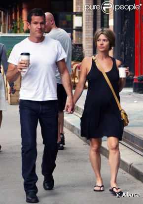 Dylan Walsh et sa nouvelle conquête, à Los Angeles, le 1er juillet 2011.