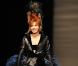Mylène Farmer défile pour Jean-Paul Gaultier. Le 6 juillet 2011, à Paris