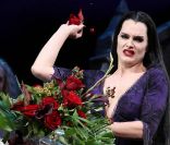 Brooke Shields subjugante et parfaite en Morticia Addams