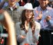 Kate Middleton et le prince William, qui a remis la même tenue que la veille, ont brillé au premier rang de la Stampede Parade (grande messe du rodéo) à Calgary, au Canada. Le 8 juillet 2011 